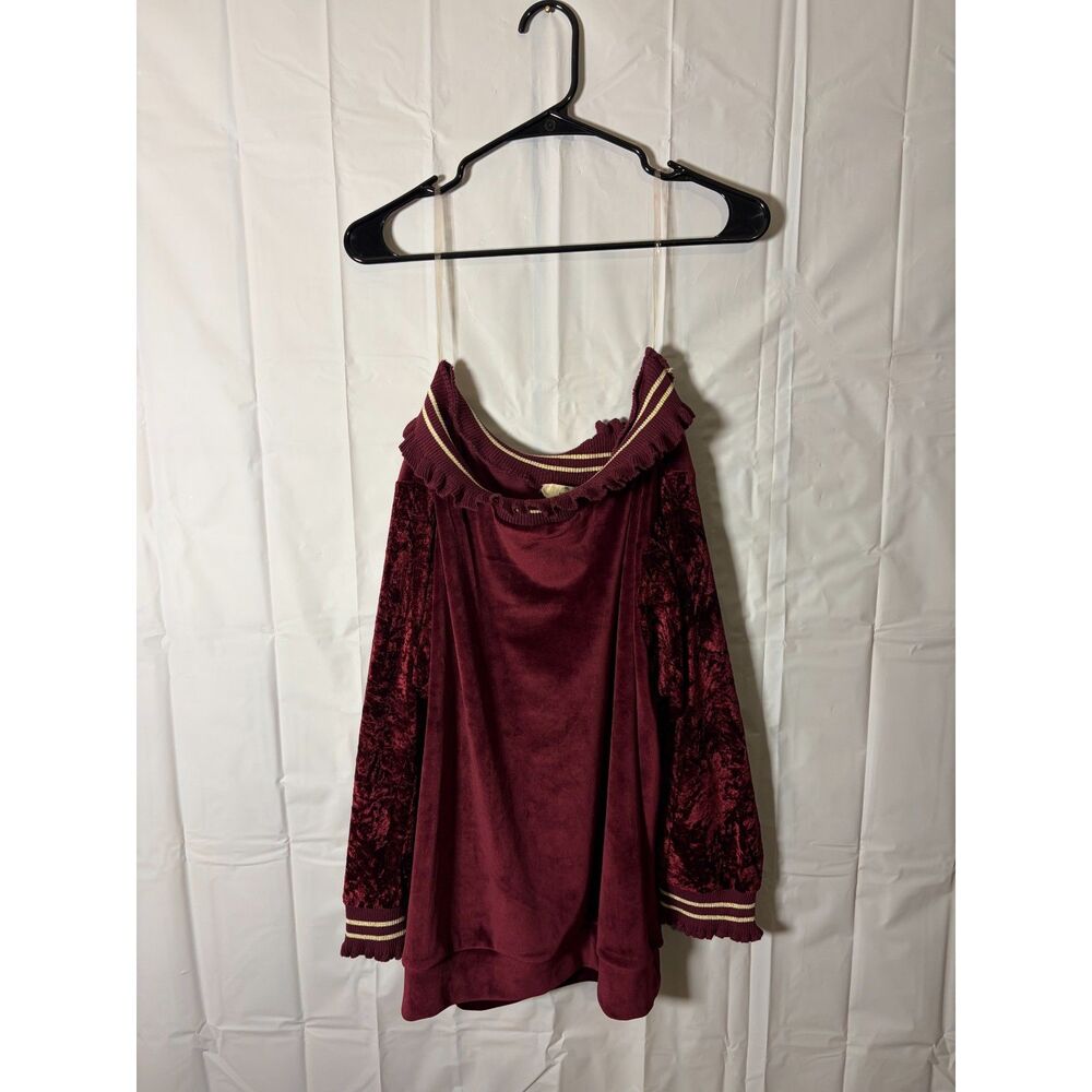 NWT Entro Burgundy Velvet Off Shoulder Top Crushed Velvet Sleeves Trim L